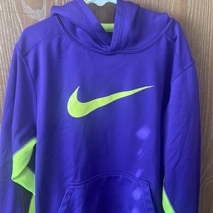 NIke Kids Therma fit Pull Over Hoodie Large Size